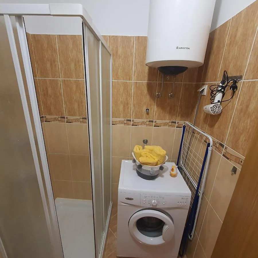 Lord Tobi Apartment Banjole