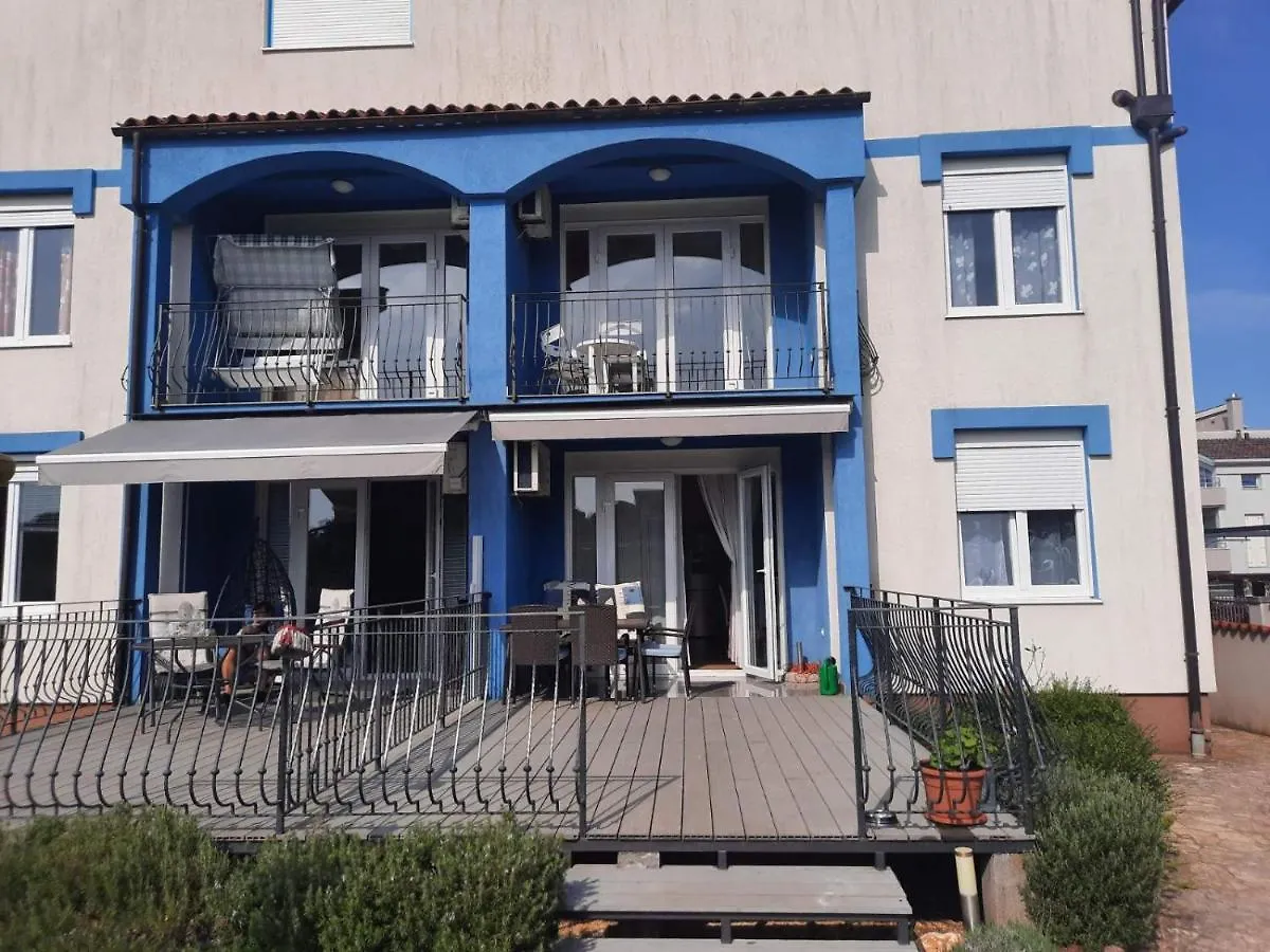 Lord Tobi Apartment Banjole