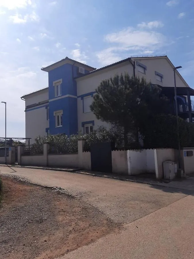 Lord Tobi Apartment Banjole 0*,