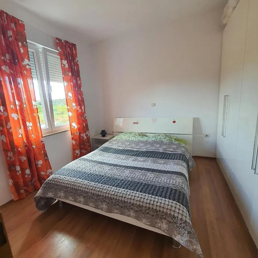 Lord Tobi Apartment Banjole 0*,  Croatia