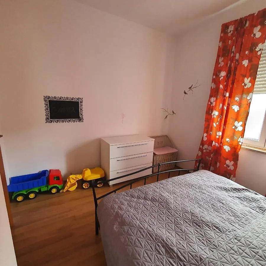 Lord Tobi Apartment Banjole