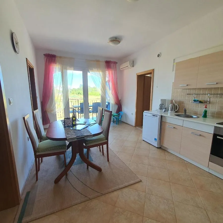Lord Tobi Apartment Banjole